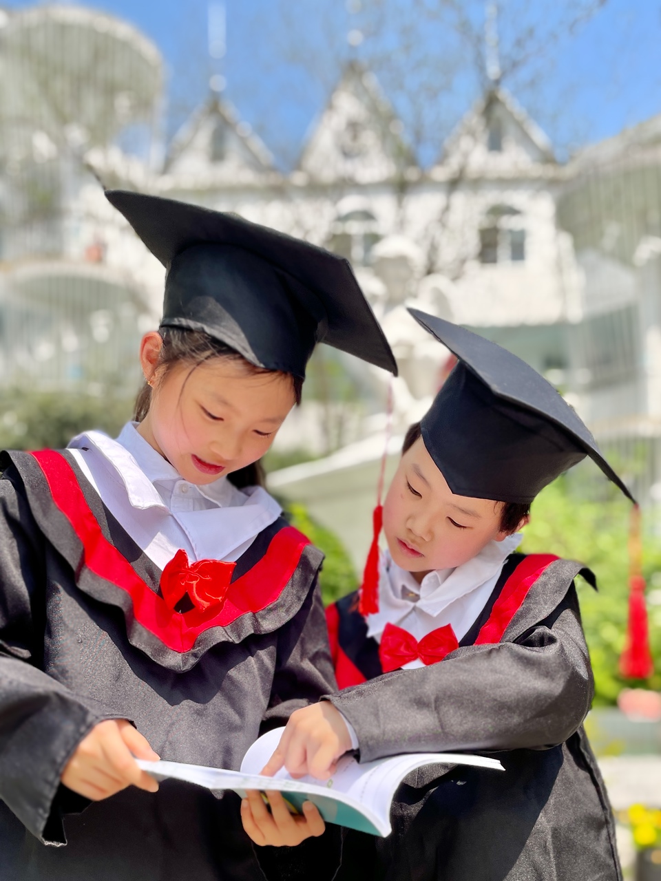 杭州国泰外语艺术学校毕业学子合影